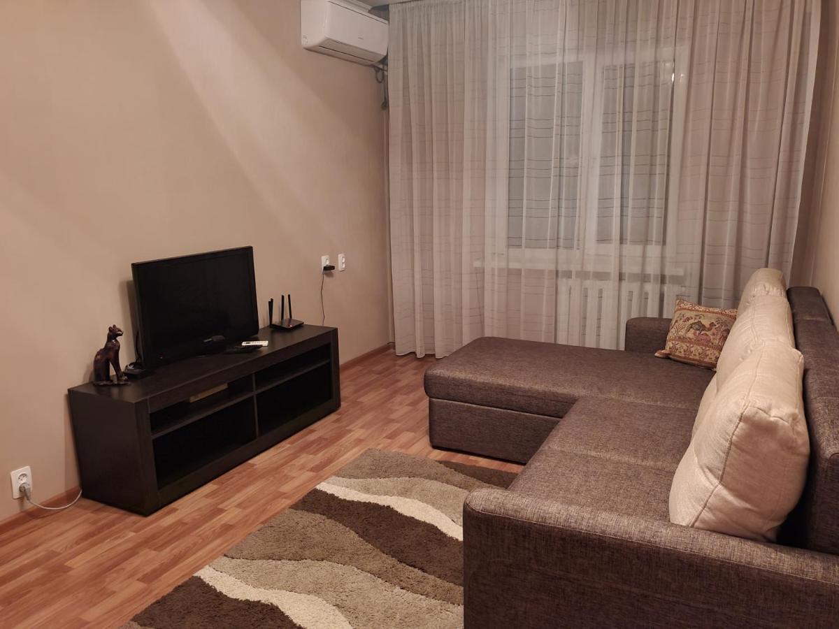 2-Х Комнатная Квартира Посуточно Shymkent Esterno foto